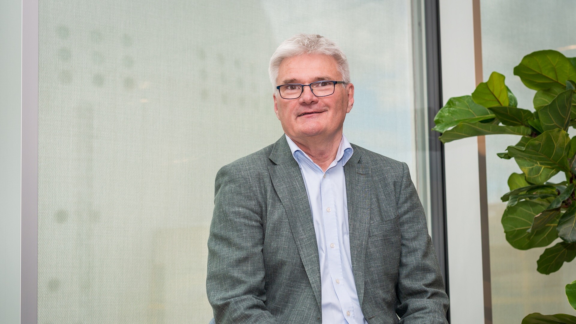 <span id="hs_cos_wrapper_name" class="hs_cos_wrapper hs_cos_wrapper_meta_field hs_cos_wrapper_type_text" style="" data-hs-cos-general-type="meta_field" data-hs-cos-type="text" >Göran Westberg 40-årsjubilerar på Ebab</span>