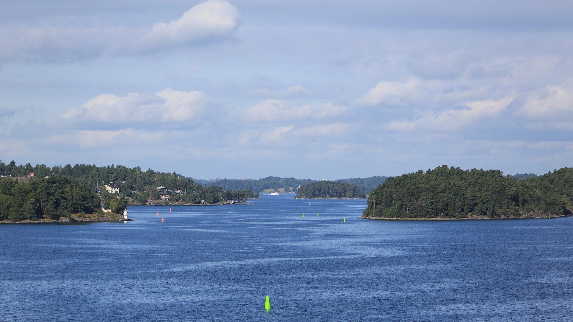 Skärgård med hav och öar